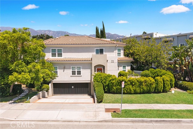 2745 Montrose Avenue, Montrose CA: https://media.crmls.org/medias/45763f06-bb1a-4206-b52f-c0620a278364.jpg