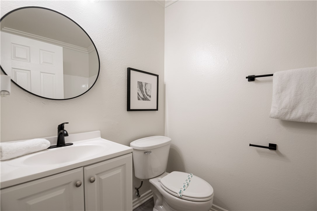 Detail Gallery Image 20 of 28 For 1933 Newton Dr, Corona,  CA 92882 - 4 Beds | 2 Baths