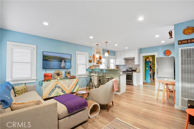 Detail Gallery Image 6 of 47 For 2604 S Kerckhoff Ave, San Pedro,  CA 90731 - 2 Beds | 2 Baths