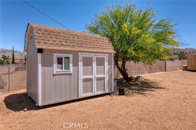 Detail Gallery Image 28 of 74 For 58598 Santa Maria Dr, Yucca Valley,  CA 92284 - 4 Beds | 3 Baths