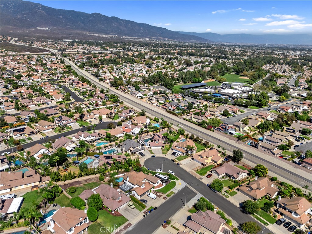 https://media.crmls.org/medias/45797708-194a-4d9d-a953-bcde3c8f88df.jpg?preset=X-Large