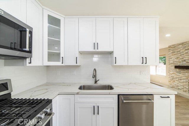 Detail Gallery Image 5 of 29 For 15 Stonepine, Irvine,  CA 92604 - 3 Beds | 2 Baths