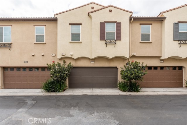 Detail Gallery Image 4 of 36 For 16028 Voyager Ave, Chino,  CA 91708 - 3 Beds | 2/1 Baths