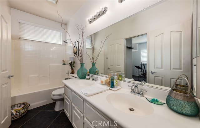 1899 Fitzgerald Avenue, San Jacinto CA: https://media.crmls.org/medias/457b96c5-a17e-4e02-8fec-1ba1e7373499.jpg