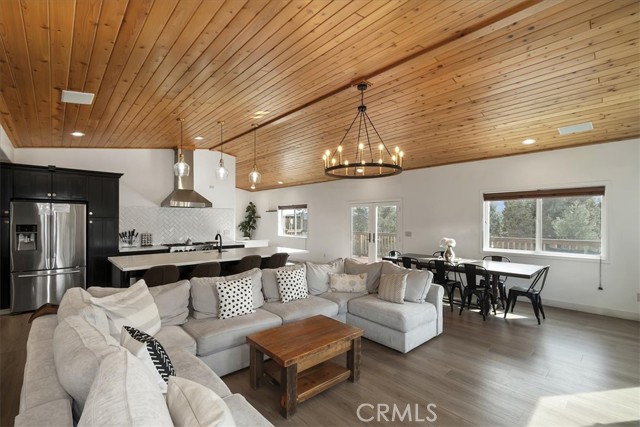 Detail Gallery Image 7 of 73 For 1051 Mound, Big Bear City,  CA 92314 - 4 Beds | 5 Baths