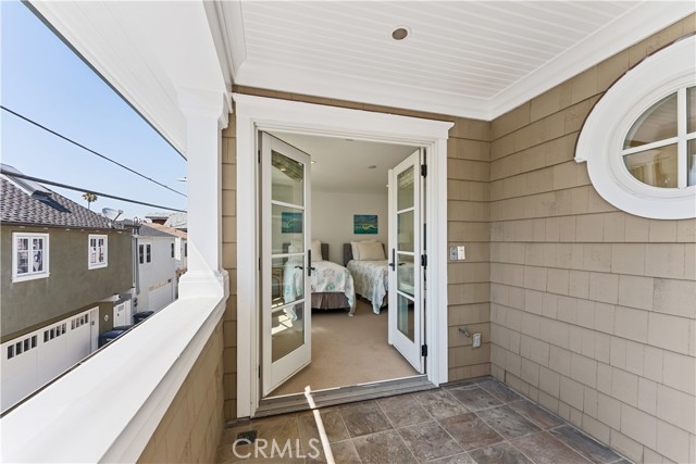 Detail Gallery Image 26 of 44 For 115 Topaz Ave, Newport Beach,  CA 92662 - 3 Beds | 3/1 Baths