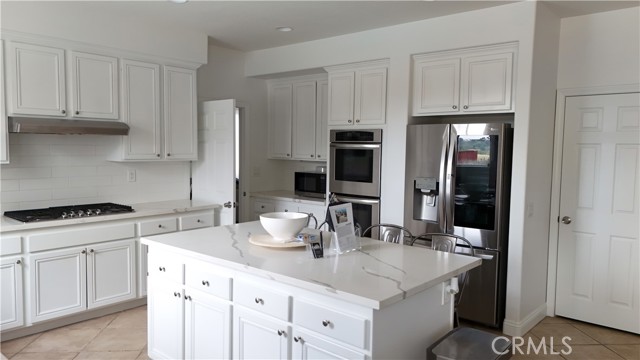 Detail Gallery Image 21 of 50 For 1732 Gamble Ln, Escondido,  CA 92029 - 4 Beds | 3 Baths