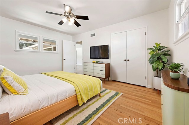 Image 19 of 38 For 883 Leadora Avenue