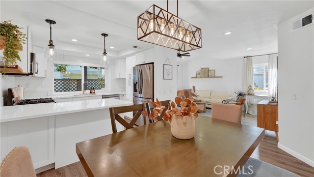 Detail Gallery Image 7 of 39 For 1761 Forum Way #D,  Corona,  CA 92881 - 3 Beds | 2/1 Baths