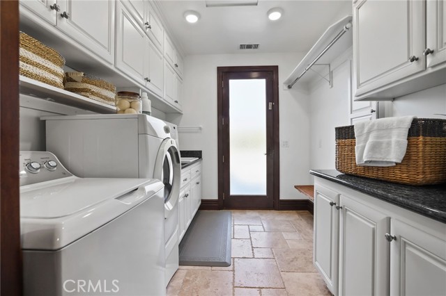 3311 Rossmoor Way, Rossmoor CA: https://media.crmls.org/medias/457dc414-5977-4923-95f4-4d8bb9e9ca41.jpg