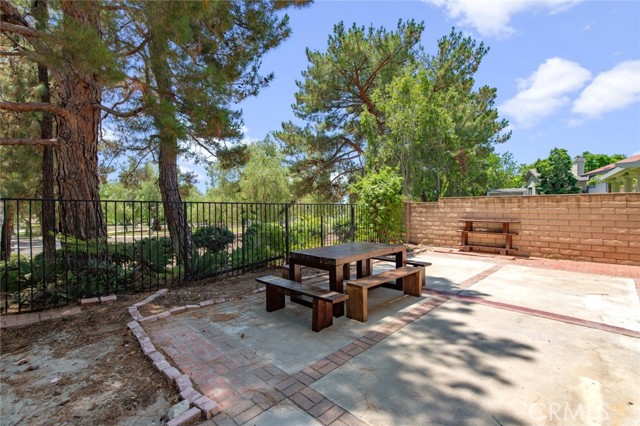 Detail Gallery Image 11 of 12 For 11157 Charleston St, Rancho Cucamonga,  CA 91701 - 4 Beds | 3 Baths