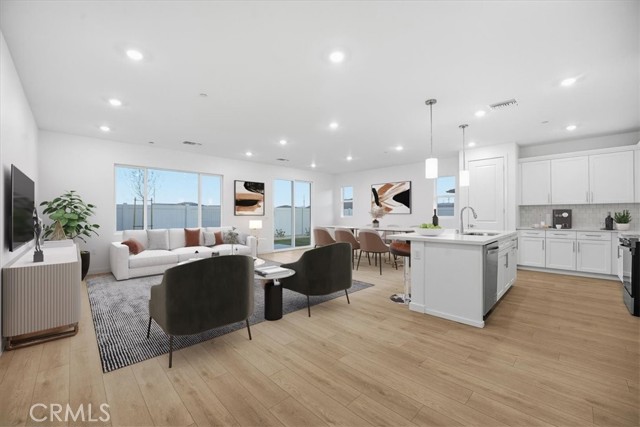 Detail Gallery Image 6 of 41 For 5564 Gem Ct, Lancaster,  CA 93536 - 4 Beds | 2 Baths