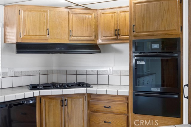 Detail Gallery Image 7 of 35 For 120 Cedarwood Ln, Bakersfield,  CA 93308 - 3 Beds | 2 Baths