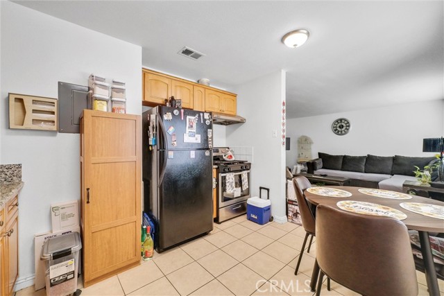 Detail Gallery Image 8 of 22 For 1073 N Vista Ave, Rialto,  CA 92376 - – Beds | – Baths
