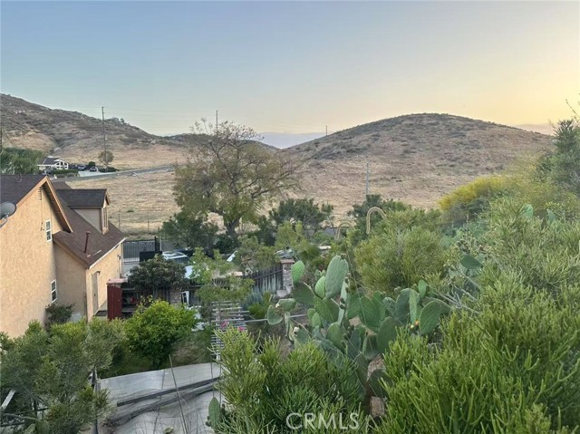 7929 bolton ave, Riverside CA: https://media.crmls.org/medias/457ee992-3db6-4e71-b39e-a9815ac0c894.jpg