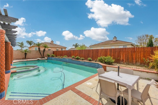 870 E Bermuda Dunes Court, Ontario CA: https://media.crmls.org/medias/457f39b6-bede-4815-907d-9298d8094172.jpg
