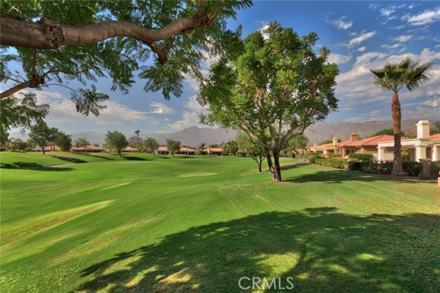 56720 Jack Nicklaus Boulevard, La Quinta CA: https://media.crmls.org/medias/457f5555-6406-426c-aaa9-4b54dce17950.jpg