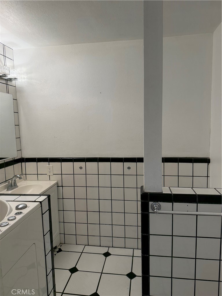 https://media.crmls.org/medias/457fcc43-003c-4316-ab4f-5c1ad088e428.jpg?preset=X-Large