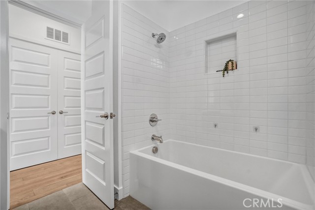 Image 20 of 51 For 24 Ebb Tide  