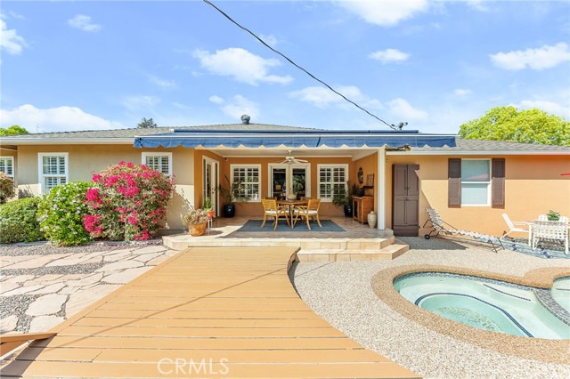 1215 Mira Monte Drive, Redlands CA: https://media.crmls.org/medias/458080fa-76e3-40dc-a295-25fd86426102.jpg