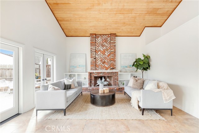 Detail Gallery Image 2 of 22 For 469 Lenwood Circle, Costa Mesa,  CA 92627 - 4 Beds | 3 Baths