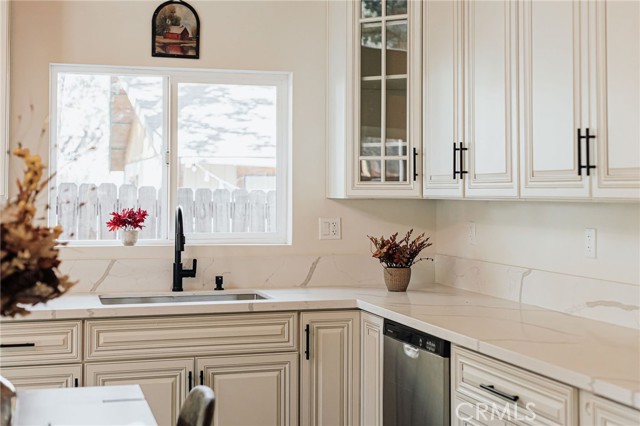 Detail Gallery Image 14 of 45 For 630 Victoria Ln, –,  CA 92386 - 3 Beds | 2 Baths