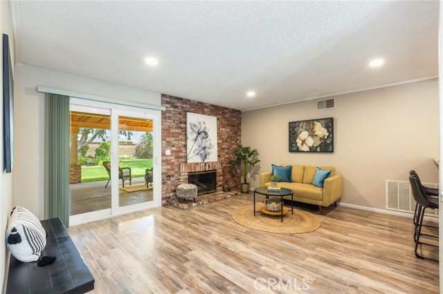 Detail Gallery Image 12 of 60 For 16014 Yarnell St, Sylmar,  CA 91342 - 4 Beds | 2 Baths
