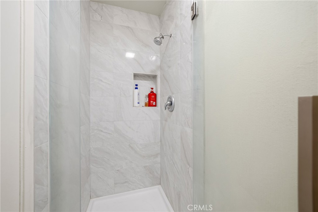 https://media.crmls.org/medias/4581319b-d54f-42dc-8053-d5fa60b7695e.jpg?preset=X-Large