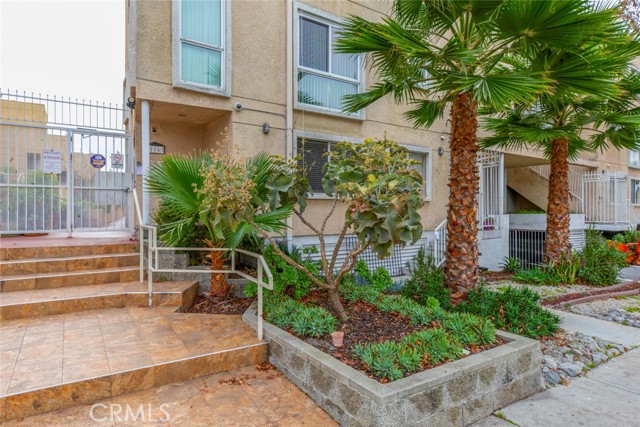 Detail Gallery Image 10 of 44 For 116 W Maple St #9,  Glendale,  CA 91204 - 3 Beds | 2 Baths