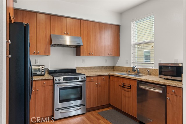 Detail Gallery Image 9 of 27 For 408 E Jeanette, Santa Ana,  CA 92705 - 4 Beds | 2/1 Baths