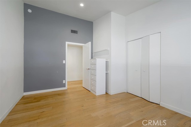 Detail Gallery Image 43 of 65 For 24216 Calvert St, Woodland Hills,  CA 91367 - 5 Beds | 3/1 Baths