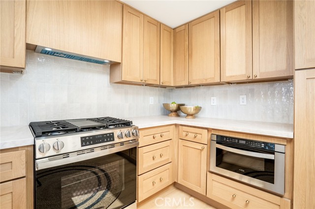 Detail Gallery Image 15 of 36 For 8342 Friesland Dr, Huntington Beach,  CA 92647 - 3 Beds | 2 Baths