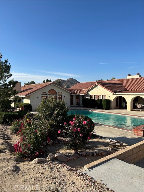 15166 Pocahantas Street, Apple Valley CA: https://media.crmls.org/medias/45824e7c-714d-4382-ac4e-84d158b69b30.jpg