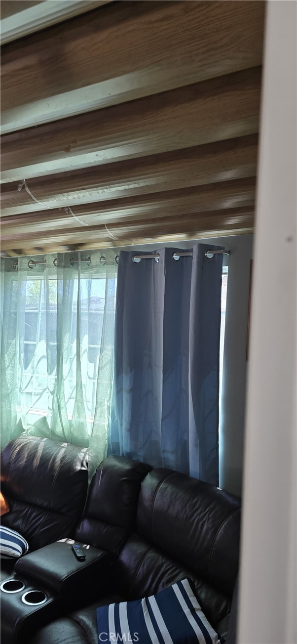 https://media.crmls.org/medias/4582627b-a165-414a-a79f-e2f3bcce8967.jpg?preset=X-Large