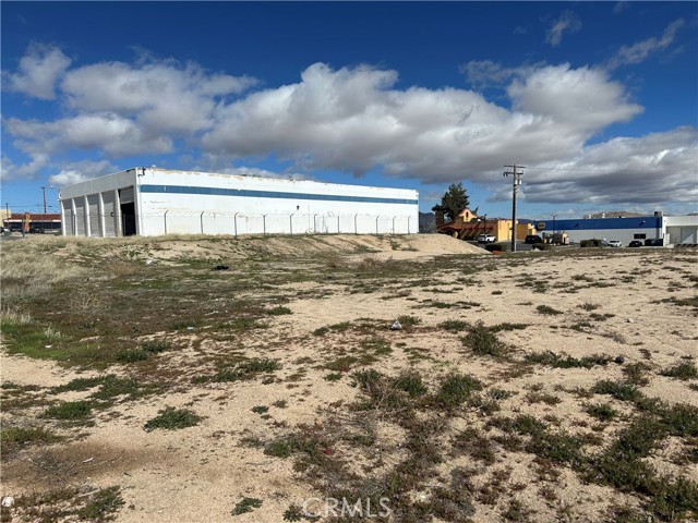 15095 7th Street, Victorville, California 92395, ,Commercial Sale,For Sale,15095 7th Street,CRIV24044327