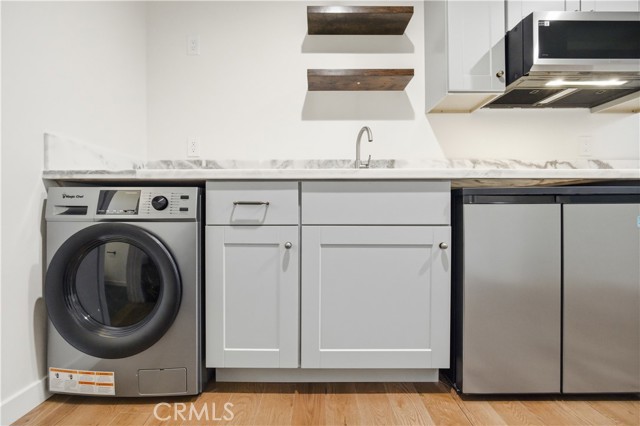 Detail Gallery Image 33 of 55 For 22121 Avenue Morelos, Woodland Hills,  CA 91364 - 3 Beds | 3 Baths