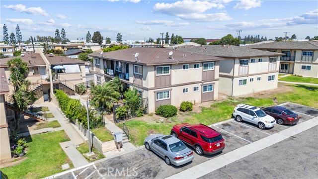 Detail Gallery Image 2 of 32 For 17431 Koledo Ln, Huntington Beach,  CA 92647 - – Beds | – Baths