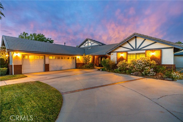 Detail Gallery Image 4 of 72 For 41432 Terrazzo Dr, Palmdale,  CA 93551 - 4 Beds | 3 Baths
