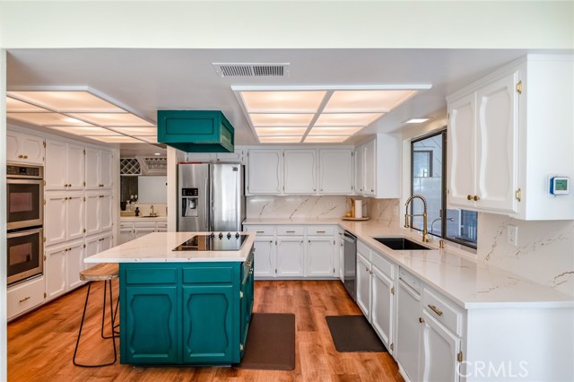 Detail Gallery Image 18 of 69 For 530 E Estate Dr, Tulare,  CA 93274 - 3 Beds | 3 Baths