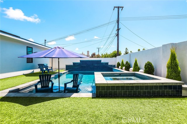 11221 Davenport Road, Rossmoor CA: https://media.crmls.org/medias/45870aee-854a-413e-9b6d-71d56514cd1f.jpg