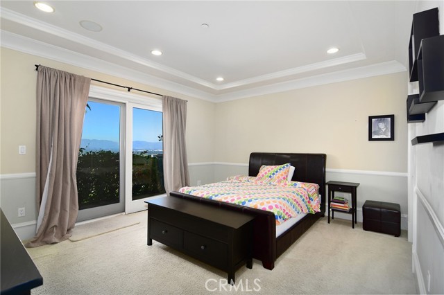 Detail Gallery Image 46 of 73 For 18933 La Montana Pl, Tarzana,  CA 91356 - 7 Beds | 6/1 Baths