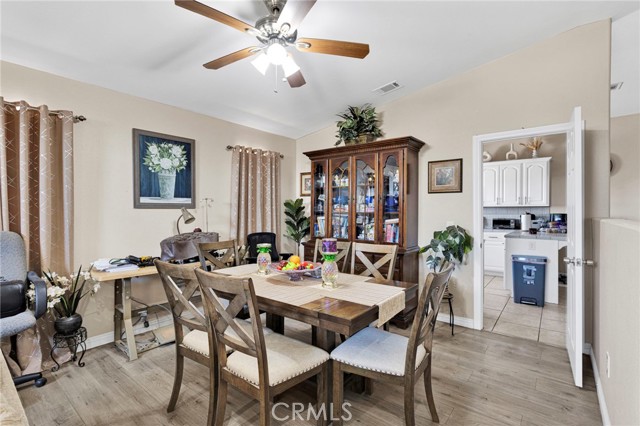 Detail Gallery Image 13 of 64 For 11331 Pasco Rd, Apple Valley,  CA 92308 - 4 Beds | 2/1 Baths