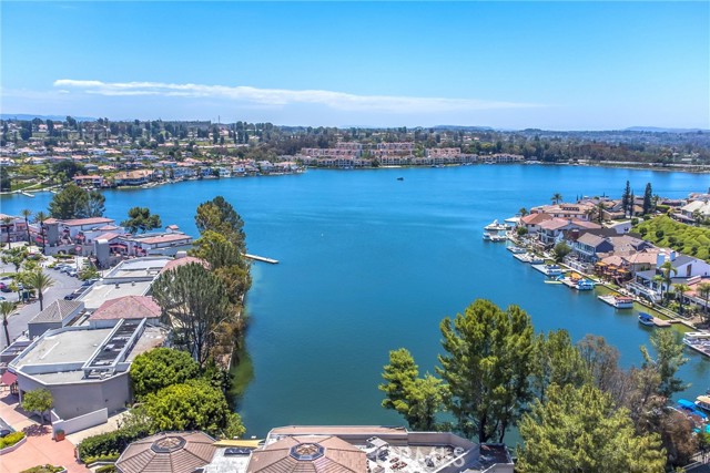 23017 Via Pimiento, Mission Viejo CA: https://media.crmls.org/medias/458977da-83cb-4148-b8b3-9209e952d57f.jpg
