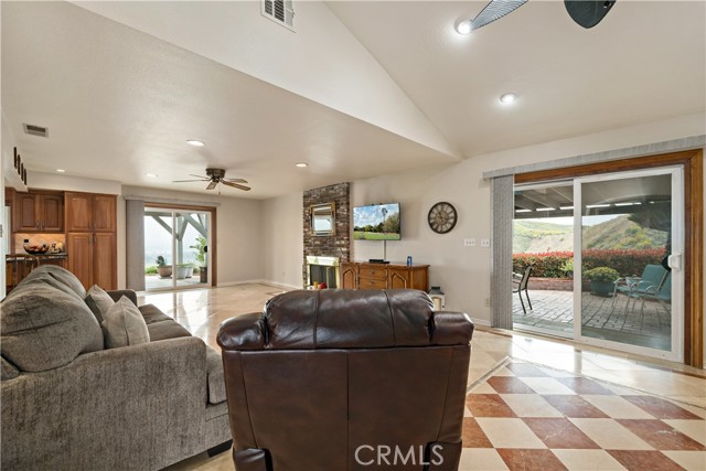 Detail Gallery Image 21 of 58 For 24014 Encanto Ct, Colton,  CA 92324 - 4 Beds | 3 Baths