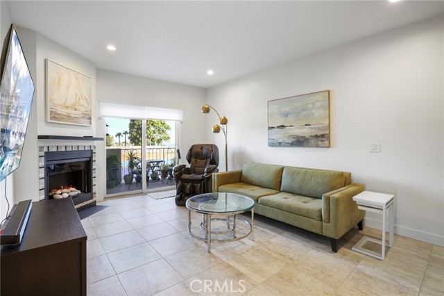 Detail Gallery Image 12 of 28 For 25 15th Pl #605,  Long Beach,  CA 90802 - 2 Beds | 2 Baths