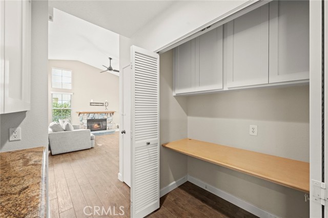 27054 Riversbridge Way, Valencia CA: https://media.crmls.org/medias/45899e03-ee83-44a7-a3a6-e4652cf24008.jpg