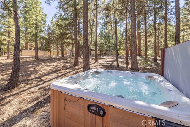 625 Cedar Glen Drive, Big Bear City CA: https://media.crmls.org/medias/458a2c8b-f18b-4bb5-86c7-cb587216bb5c.jpg