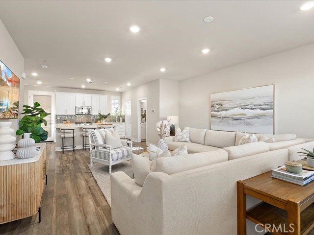 Detail Gallery Image 5 of 44 For 1441 Longview Lane, San Pedro,  CA 90732 - 4 Beds | 3/1 Baths