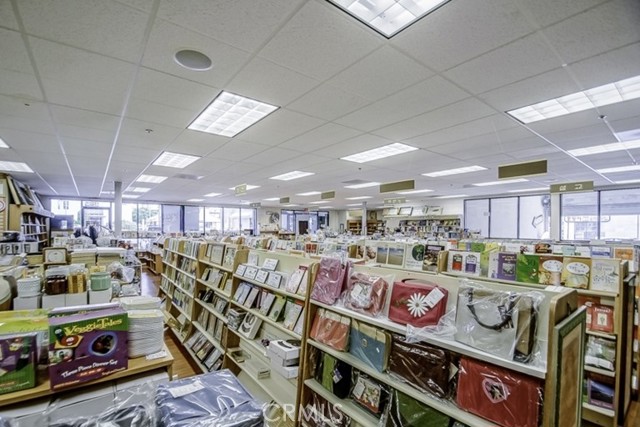 991 S Vermont Avenue, Los Angeles, California 90006, ,Commercial Lease,For Rent,991 S Vermont Avenue,CRPW24094691