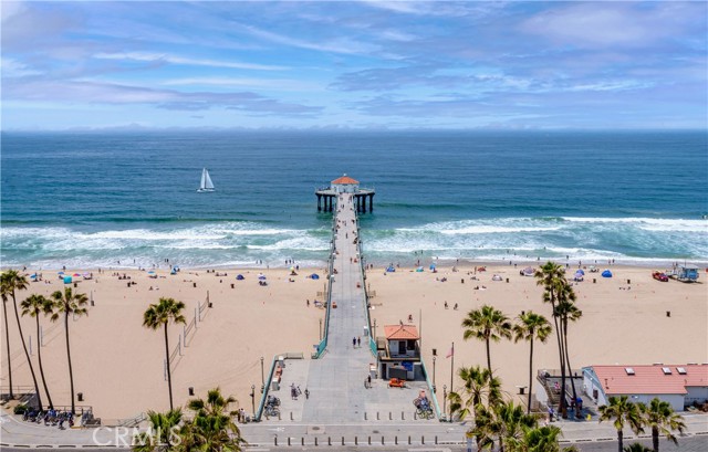 2522 The Strand, Manhattan Beach CA: https://media.crmls.org/medias/458b63fd-cbe5-47cb-bdec-2cb6bfdb8d2a.jpg